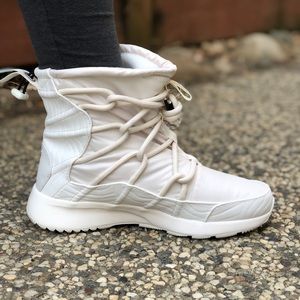 Nike | Shoes | W Nike Tanjun High Rise 